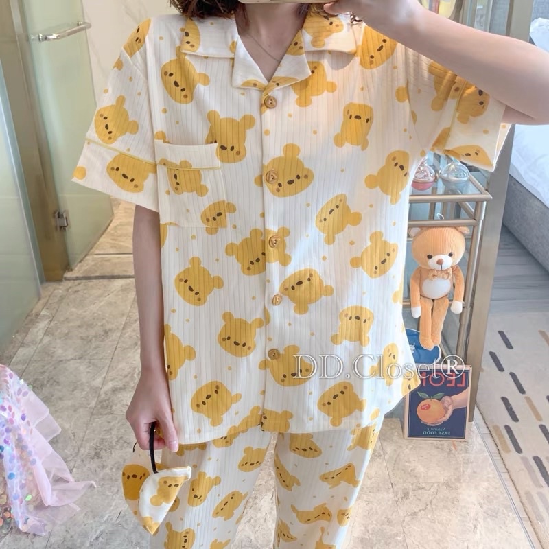 Bộ đồ ngủ pijama nữ cộc tay quần dài chất lụa Kate Thái mềm mịn màu trắng viền hình đầu gấu nâu siêu đáng yêu - CD0075