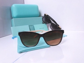 KÍNH TIFFANY TẶNG HỘP