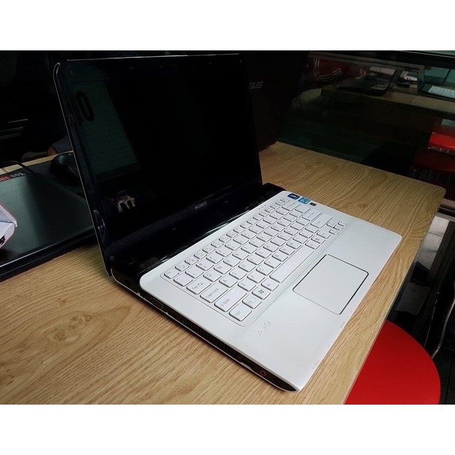 Laptop Cũ Rẻ Sony Vaio SVE14 Trắng Core i5_Ram 4G_ổ 320G Chơi Game, Làm Đồ Họa. Tặng đầy đủ phụ kiện | WebRaoVat - webraovat.net.vn