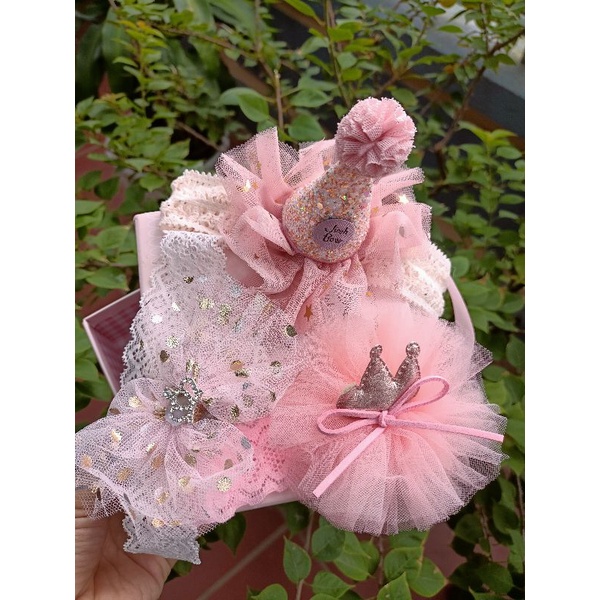 Hộp quà tặng cho bé đầy tháng thôi nôi set 3 băng đô cho bé hình vương miện mũ Jireh Bow