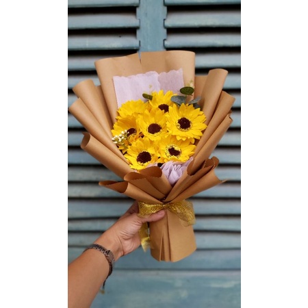 Bó hướng dương 7 bông tặng lễ tốt nghiệp