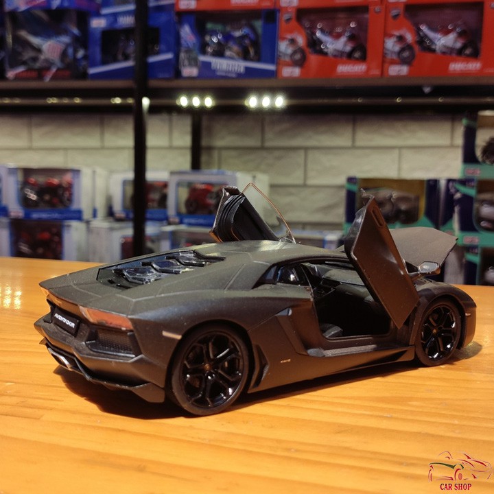 Mô hình xe hợp kim siêu xe Lamborghini Aventador LP700-4 Welly tỉ lệ 1:24 màu đen