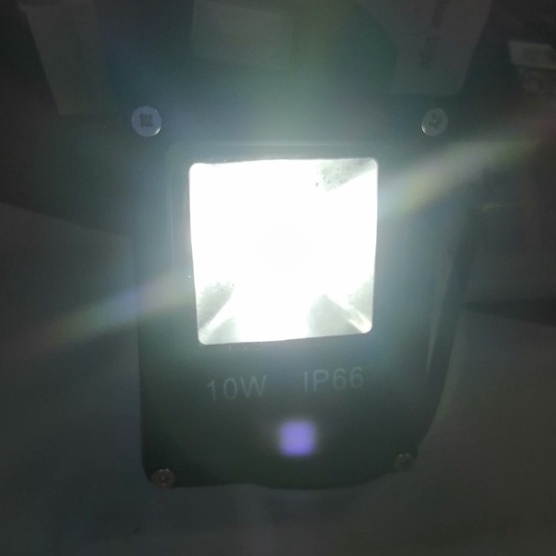 Đèn pha led 10w ,20W,30W chiếu sáng ngoài trời sân vườn