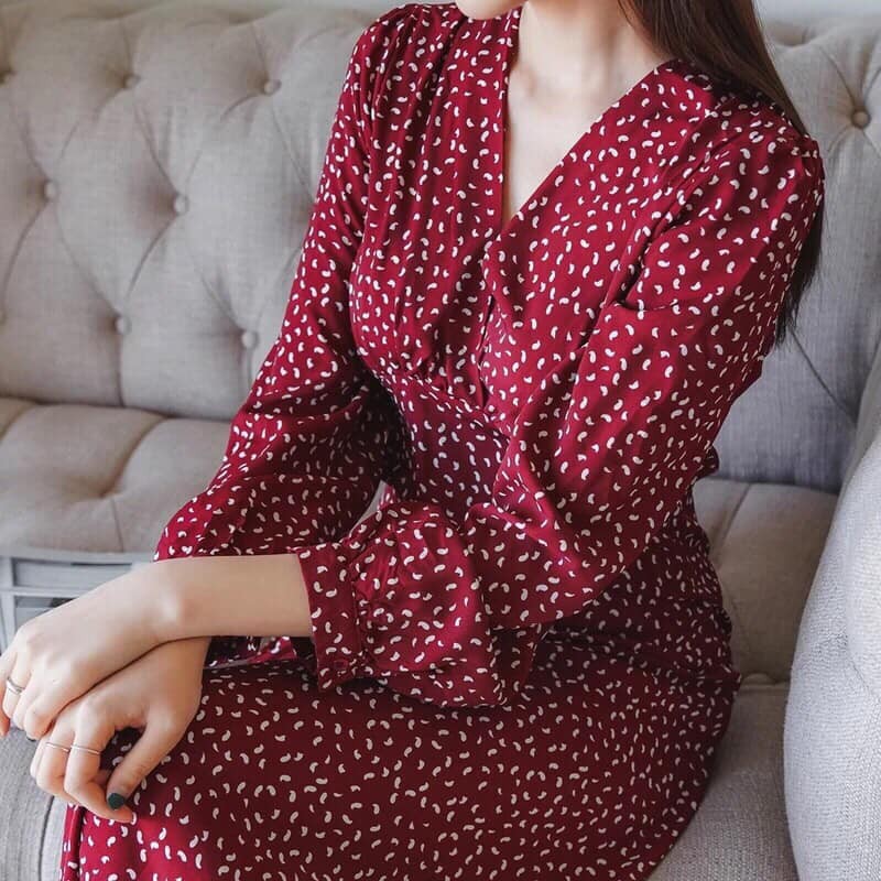 Đầm midi đỏ họa tiết nhí. Hình thật shop chụp ở cuối | BigBuy360 - bigbuy360.vn