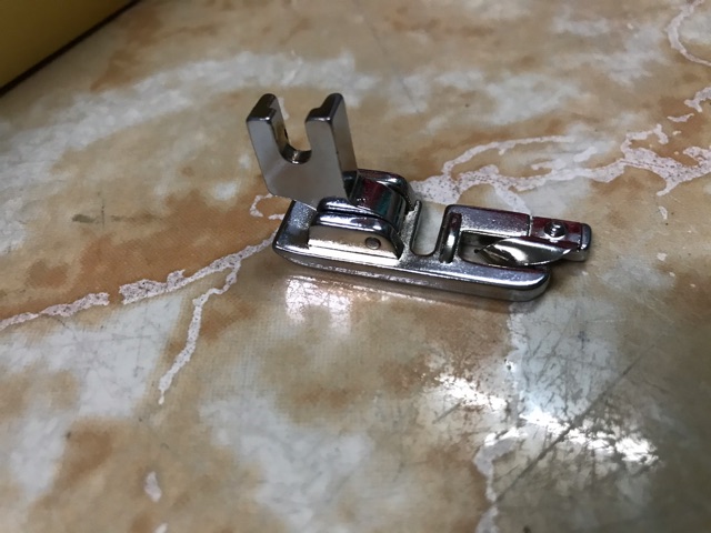 Chân vịt cuốn lai của máy may gia đình , chân vịt cuốn lai , chân vịt lai