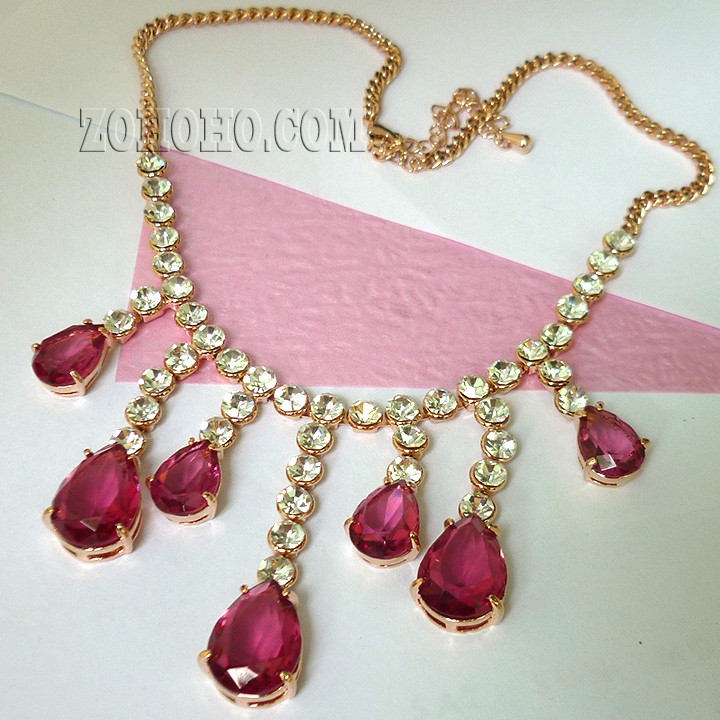 Vòng cổ đính đá sang trọng