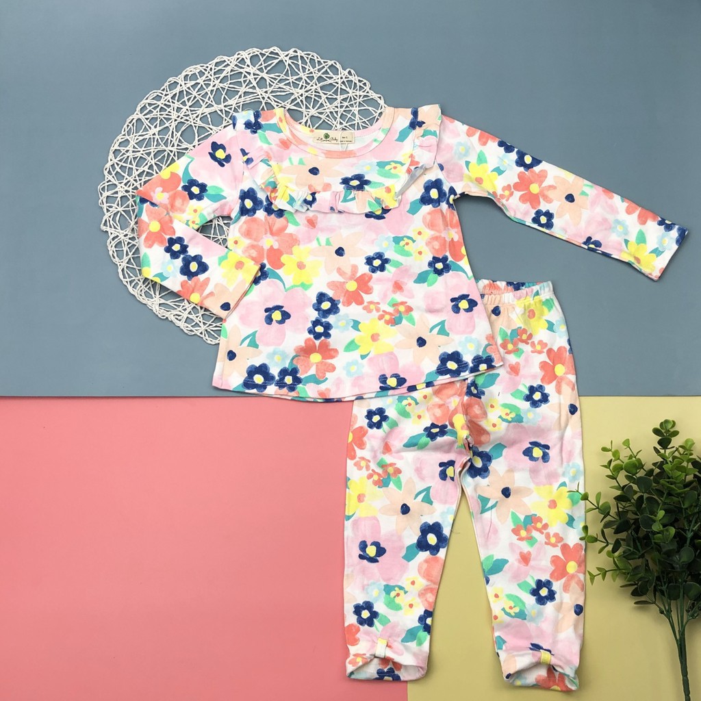 Bộ cotton bốn chiều thu đông dài tay hoa văn viền ngực bé gái size 1-7T, cho bạn từ 11-26kg.Chất cotton đẹp, dày dặn