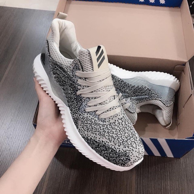 ( Video cận cảnh ) Giày Sneaker alphabounce Beyond Báo Xám