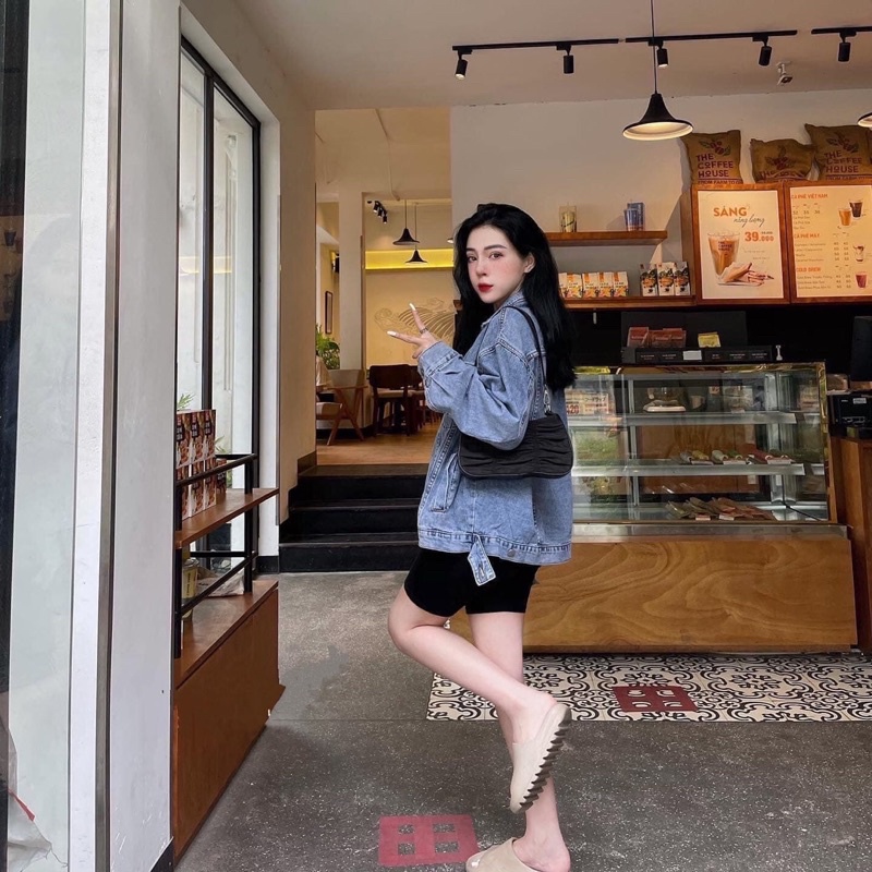 Khoác Jean BALENCIAGA sành điệu