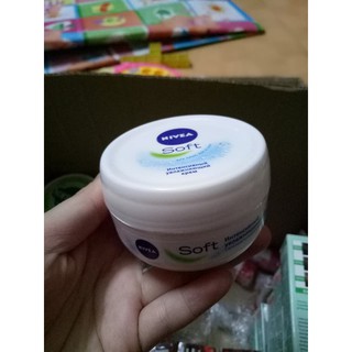 Kem nẻ Nivea