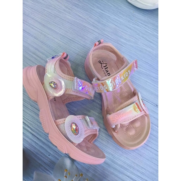 Sandan mùa hè cho bé gái