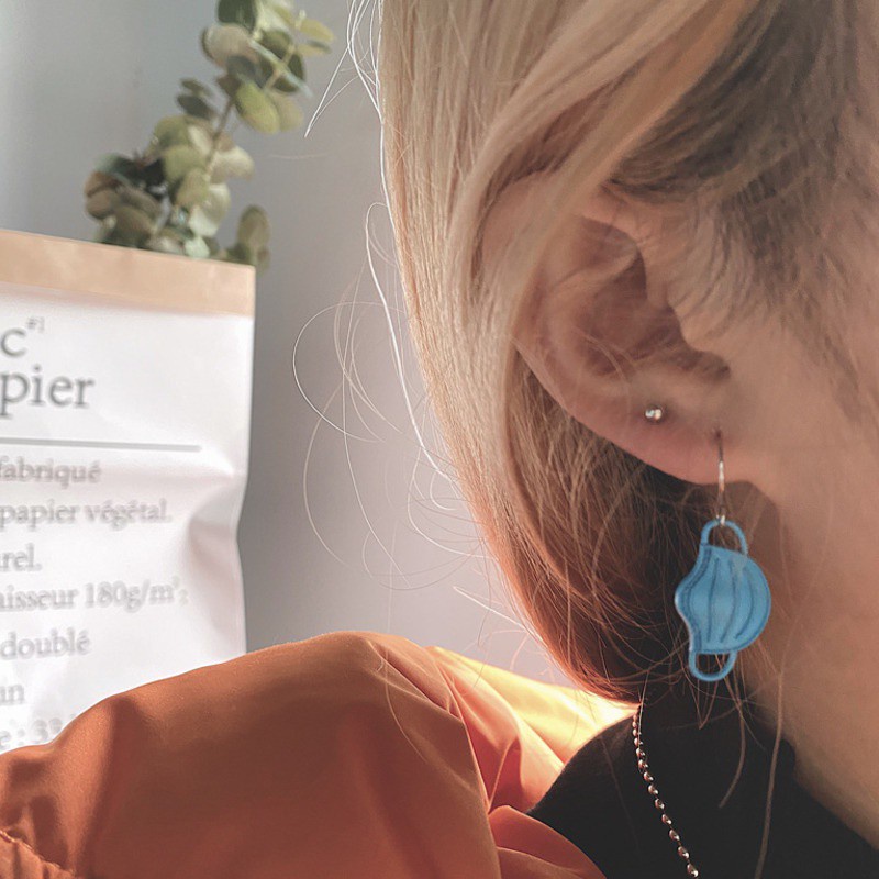 Khuyên tai mặt hình khẩu trang phong cách Hàn Quốc độc đáo