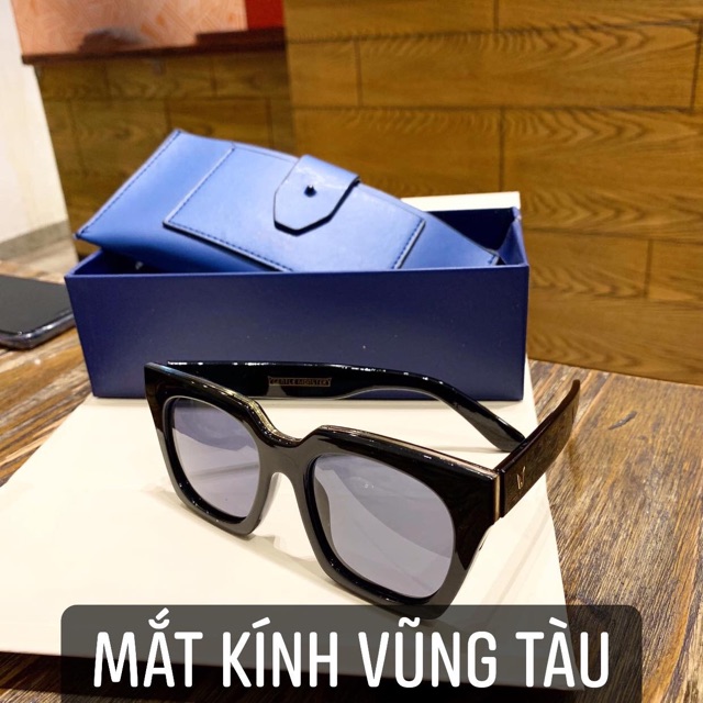 KÍNH CHỮ V VIỀN KIM LOẠI