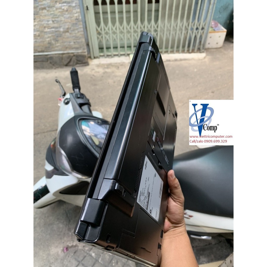 Laptop Fujitsu Lifebook SH782 Core I7 /8G/SSD 240G/ 13.3″, nhập từ Nhật, siêu nhẹ, mỏng.Tặng chuột & túi chống sốc | BigBuy360 - bigbuy360.vn