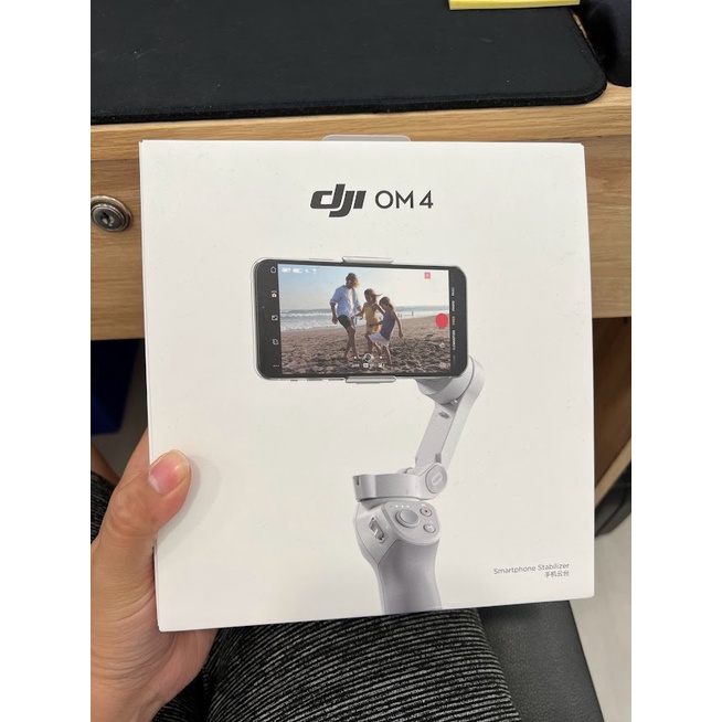 Tay cầm gimbal DJI Osmo Mobile 4 chính hãng đã sử dụng