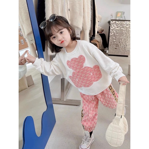 Bộ thu đông dáng thể thao thêu gấu cho bé