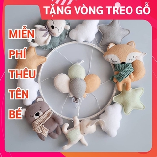 [MIỄN PHÍ THÊU TÊN BÉ] Đồ chơi treo nôi cũi cho bé kích thích thị giác Coco Kids, tự xoay và phát nhạc GẤU QUÀNG KHĂN 2