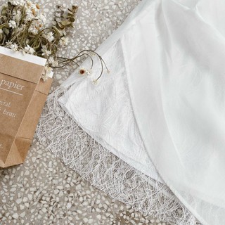 VÁY TRẮNG THIẾT KẾ LỤA PHỐI REN