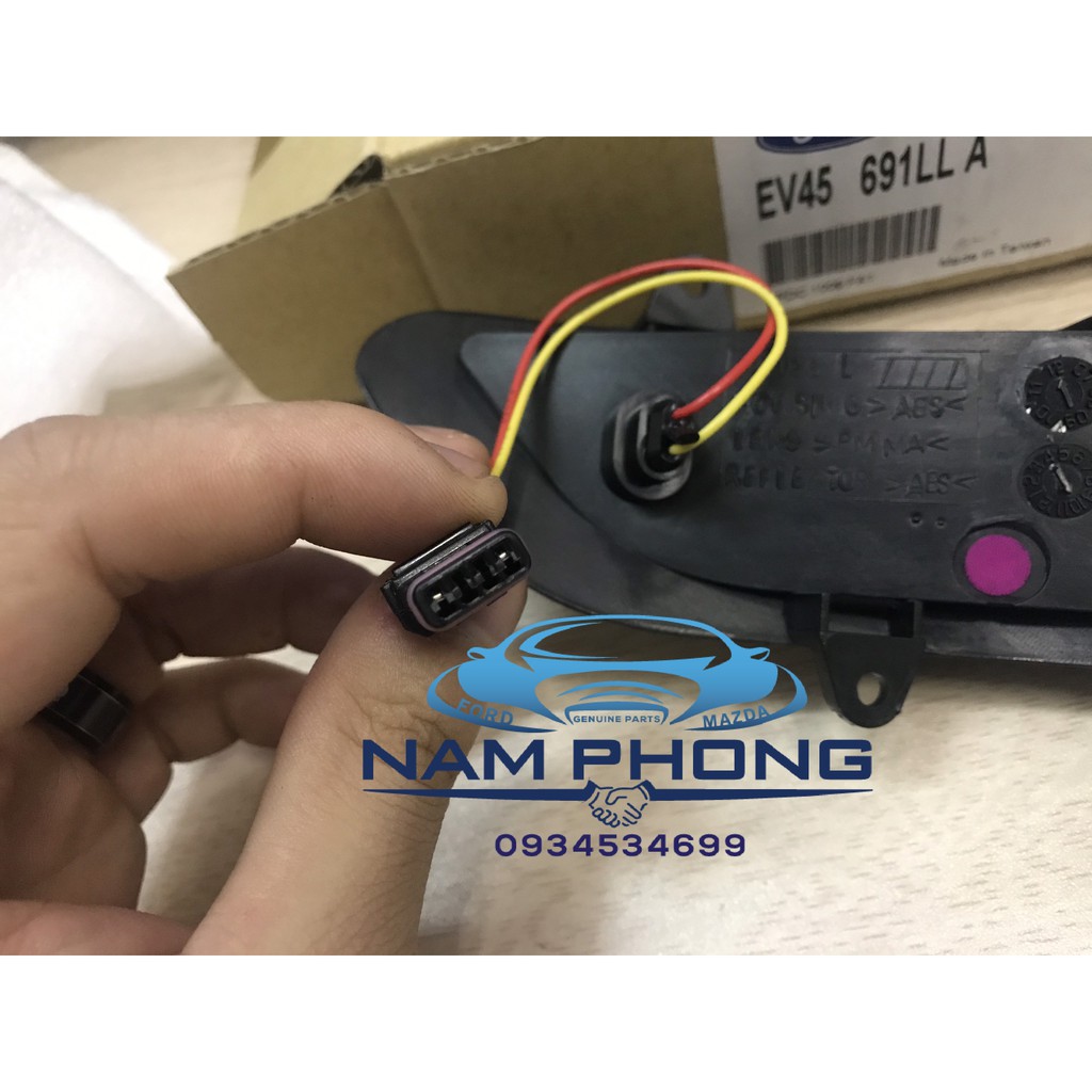 Đèn xi nhan trên gương Escape 10 - EV45691LLA / EV45691LRA