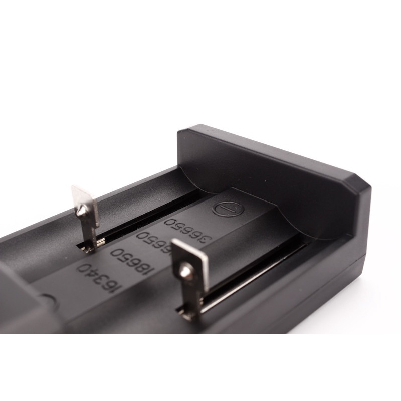Thiết bị sạc pin WURKKOS 2 khe cắm USB cho 18650 26650 16340 36650