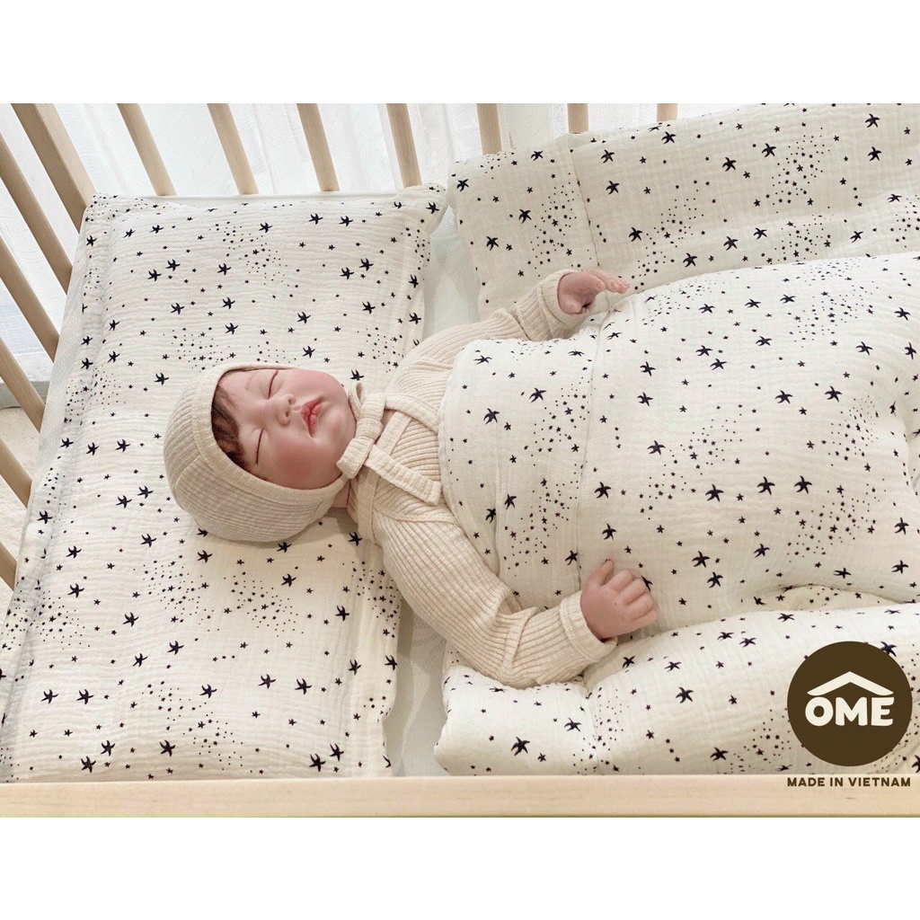 Set chăn gối bông vải xô muslin đi lớp OME cao cấp cho bé