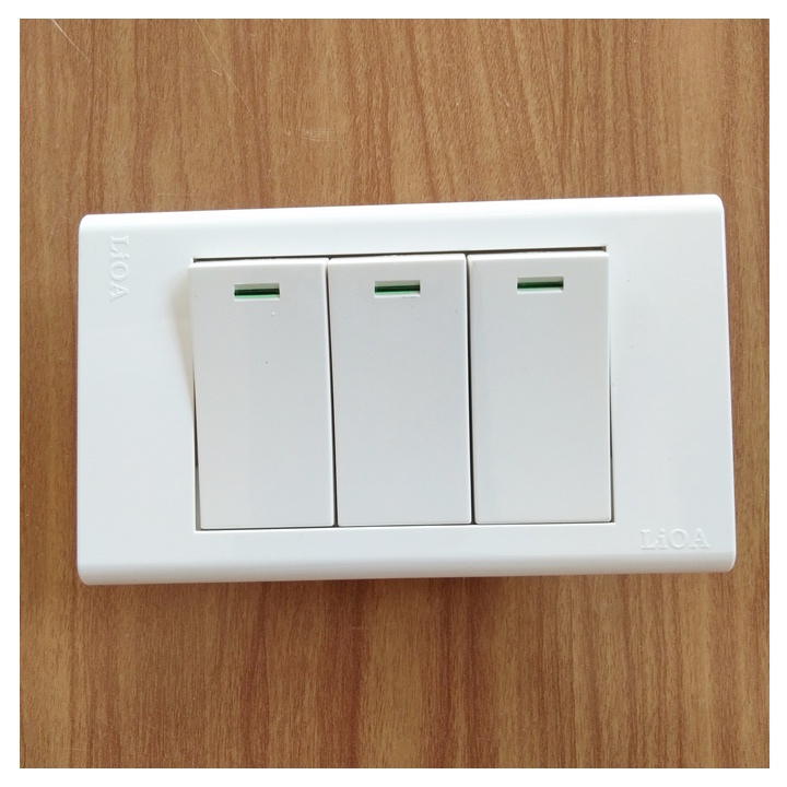 Công tắc LiOA - Dòng E20 Loại 1- 3 công tắc cỡ lớn có đèn báo