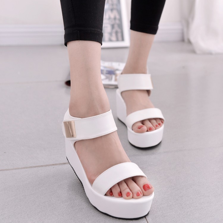 Giày sandal IELGY đế cao phong cách thịnh hành cho nữ