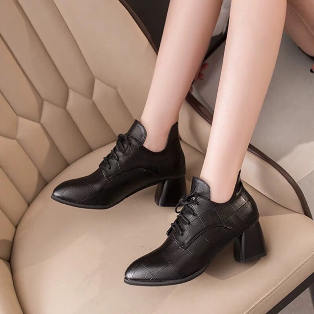 Bốt da đế vuông buộc dây | BigBuy360 - bigbuy360.vn