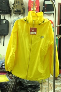 Áo khoác 1 lớp The North Face (màu vàng)