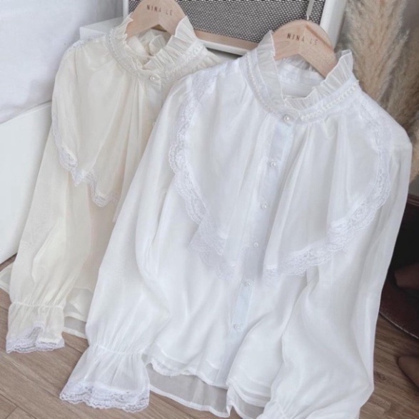 Áo sơ mi kiểu màu trắng nữ cổ bèo phối ren jelly.clothing 2 lớp bánh bèo sang chảnh | BigBuy360 - bigbuy360.vn