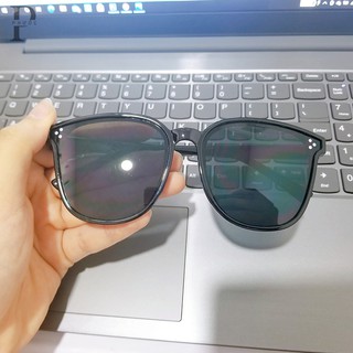 Kính đi biển đen râm 3 chấm