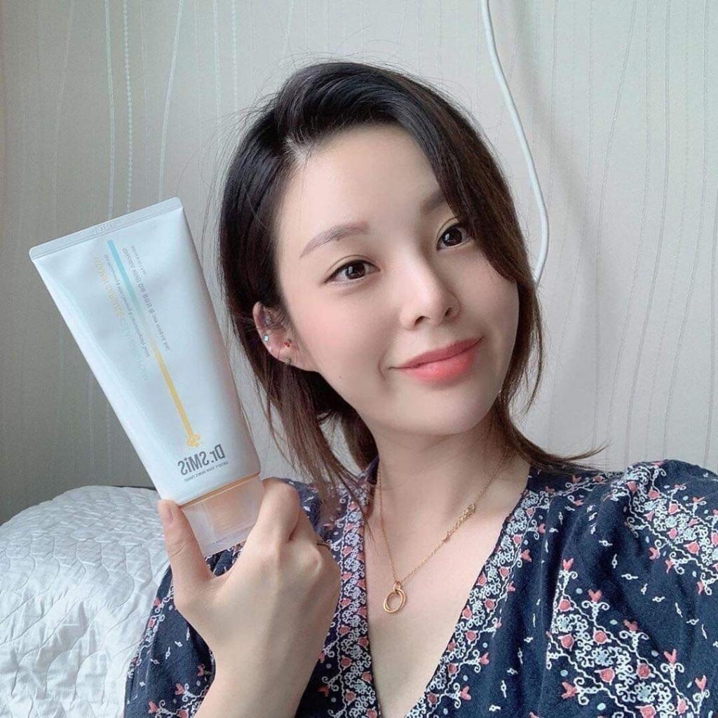 Sữa rửa mặt Hàn Quốc trắng da giảm nám tàn nhang 300ml Dr.SMiS VITAMIN CAPSULE CLEANSING FOAM - Chính hãng
