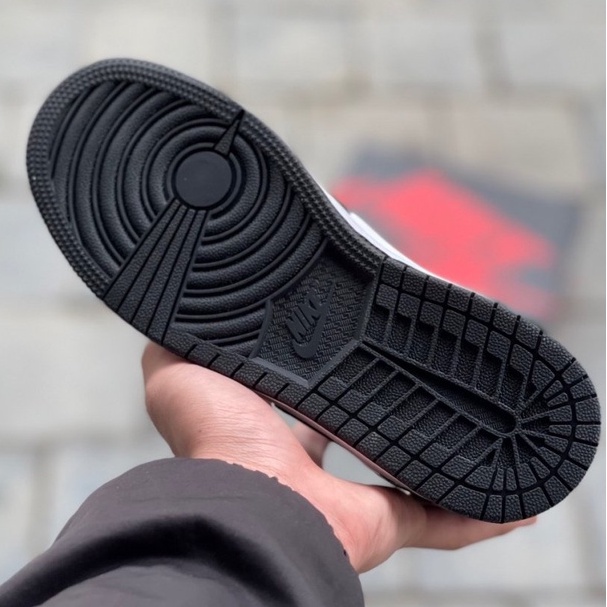 Giày Jordan 1 cổ cao, giày sneaker nam nữ đen trắng hot trend | BigBuy360 - bigbuy360.vn
