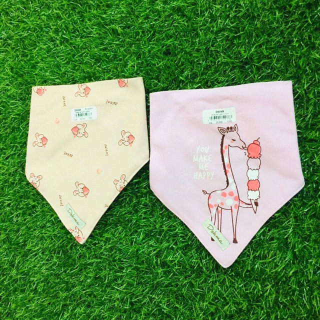 1 chiếc yếm tam giác dokma