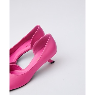 1792 - MAGGIE CLOSED TOE HEELS