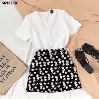 Set pull trắng + chân váy hoa cúc