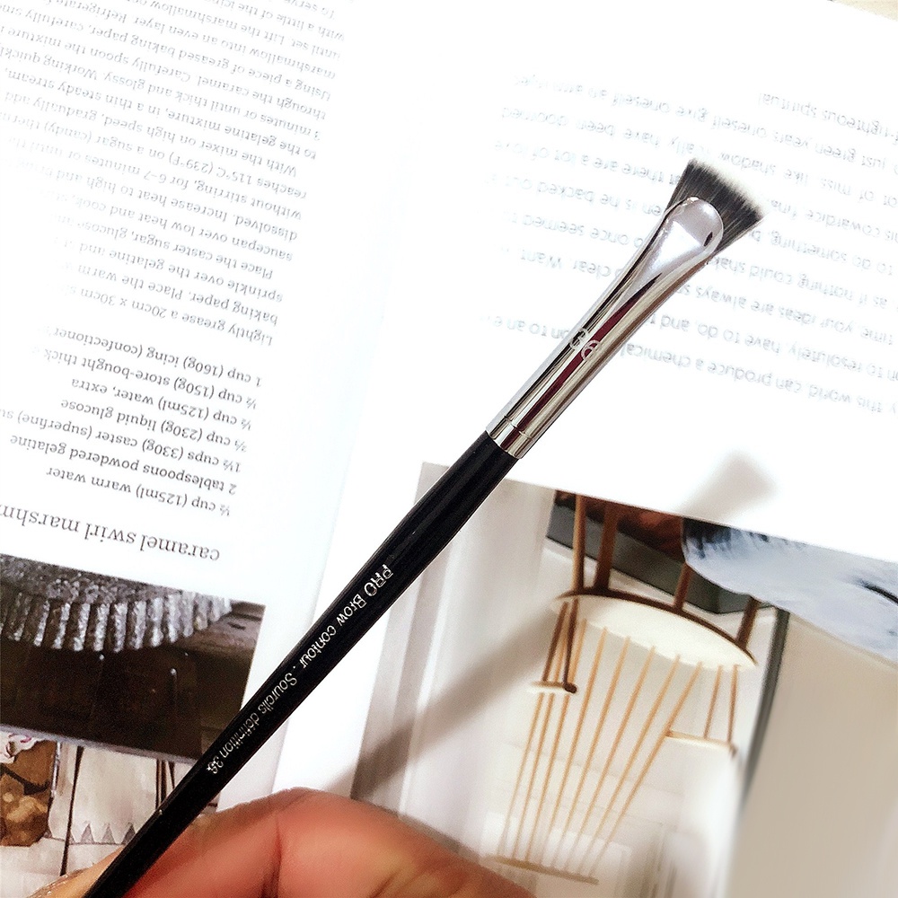 1 Cọ Trang Điểm Đầu Dẹt Hình Quạt Đánh Phấn Bắt Sáng/Phấn Mắt Cho Nữ