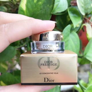 Kem mắt dior prestige le concentre yẽu