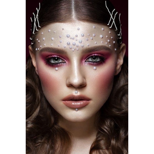 Dán đá Cho makeup