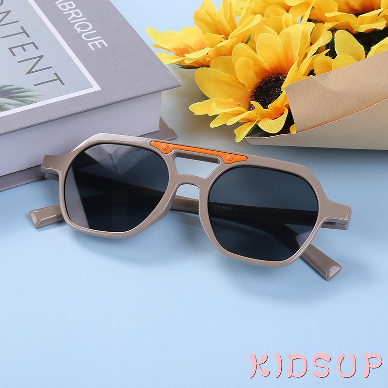 Kính mát chống tia UV màu sắc thời trang cho bé