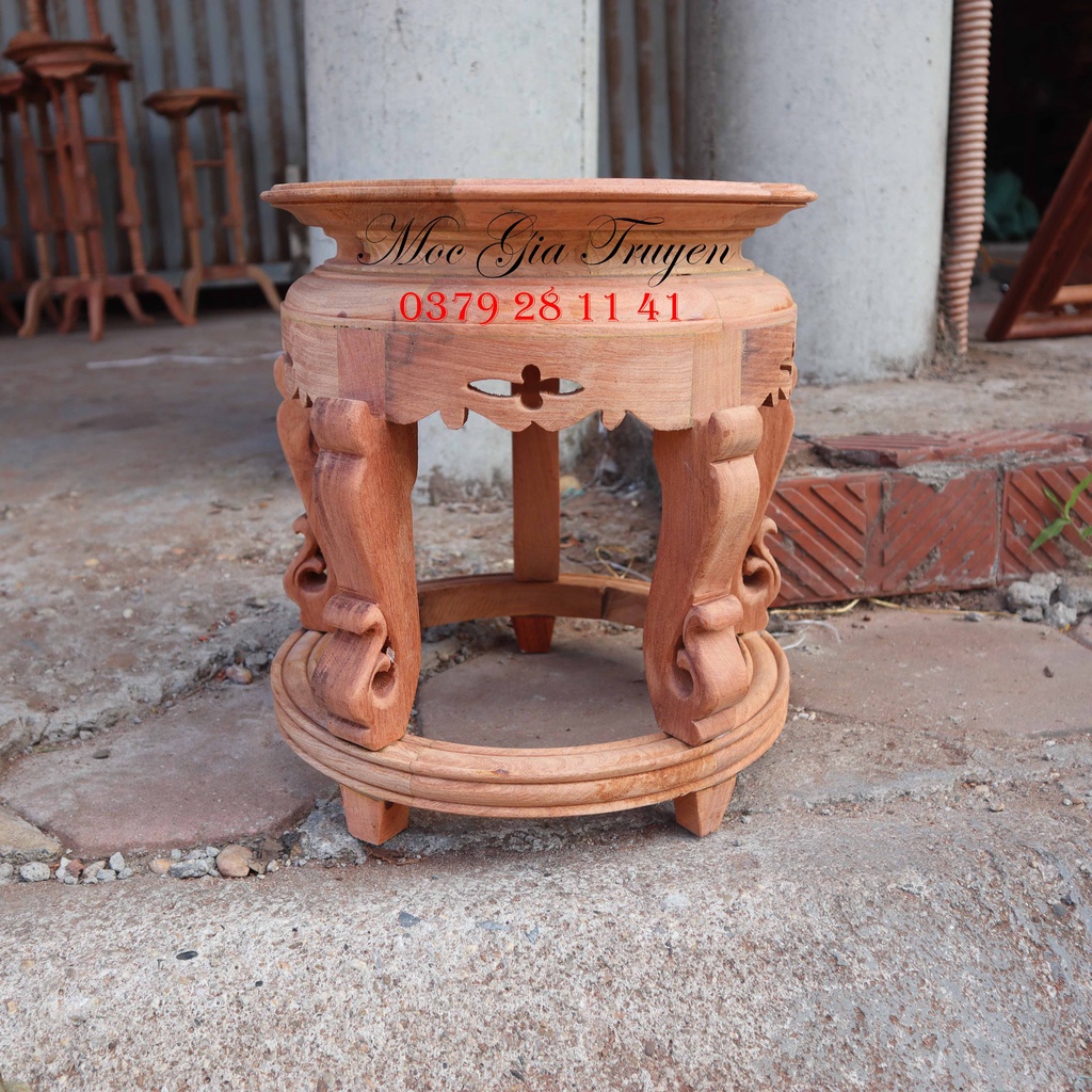Kỷ tròn đôn trơn đế chân khuyên gỗ hương cao 30cm
