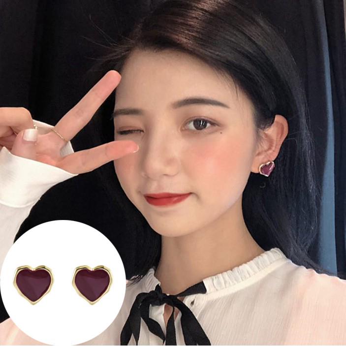 Metal earrings set with heart-shaped earrings and fashion stones for women