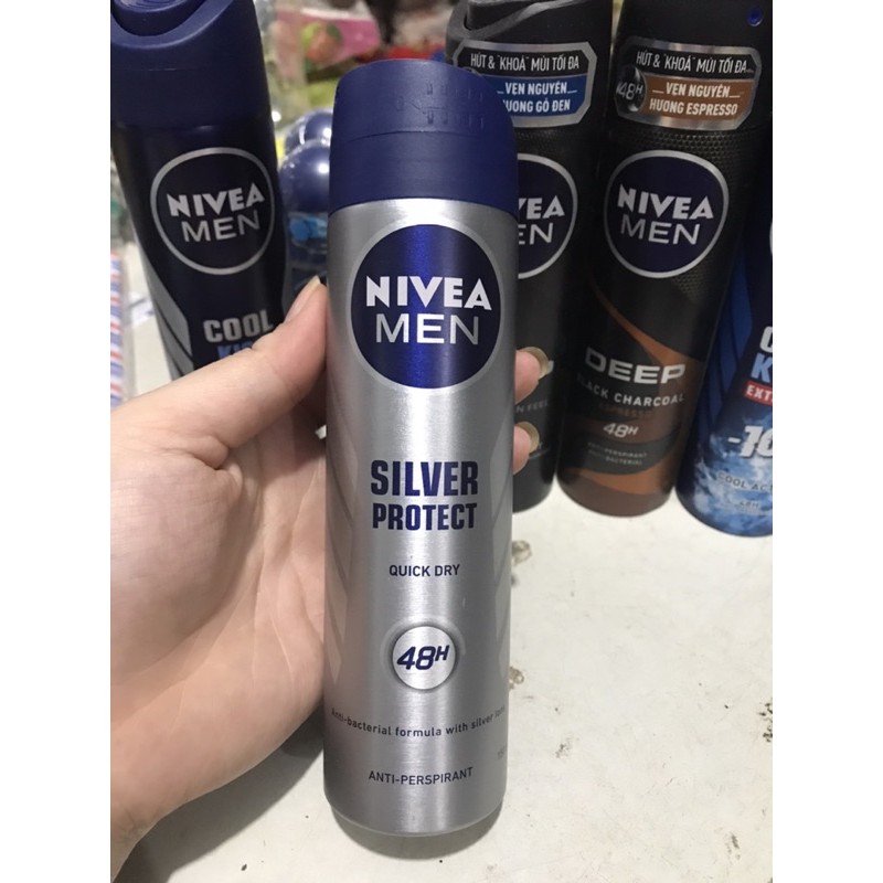 Xịt ngăn mùi NIVEA MEN Deep than đen hoạt tính 150ml