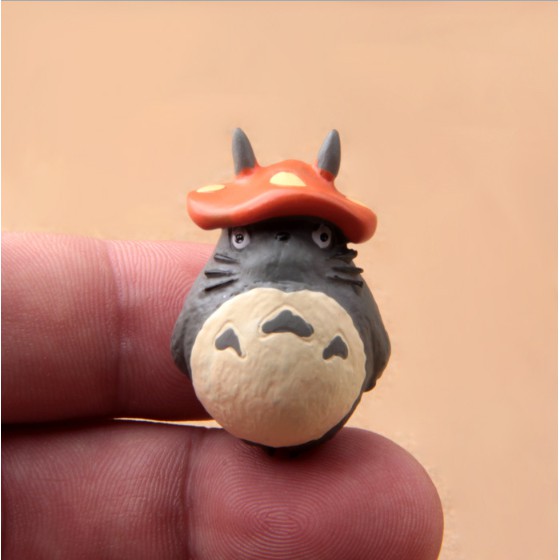 Mô hình Totoro đội mũ nấm đỏ thích hợp trang trí tiểu cảnh, móc khóa, DIY