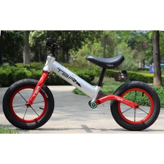 xe cân bằng chòi chân cho bé TBR Nhật bản