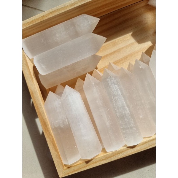 Trụ đá Selenite dùng thanh tẩy đá, không gian, dùng trong Tarot, thiền định, reiki