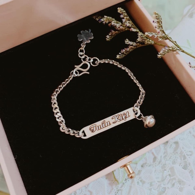 Lắc bạc khắc tên cho bé