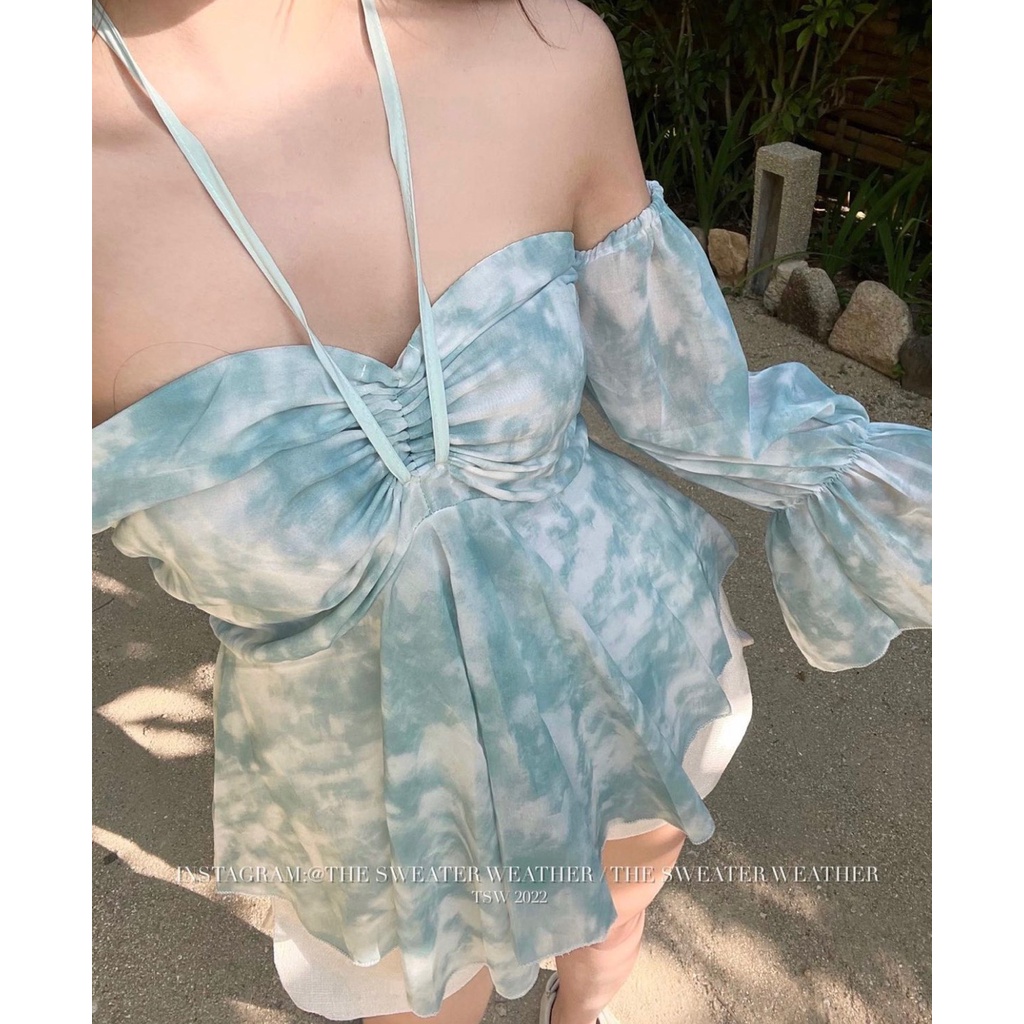Sẵn Set áo trễ vai loang màu rút dây ngực với quần ngắn short trắng