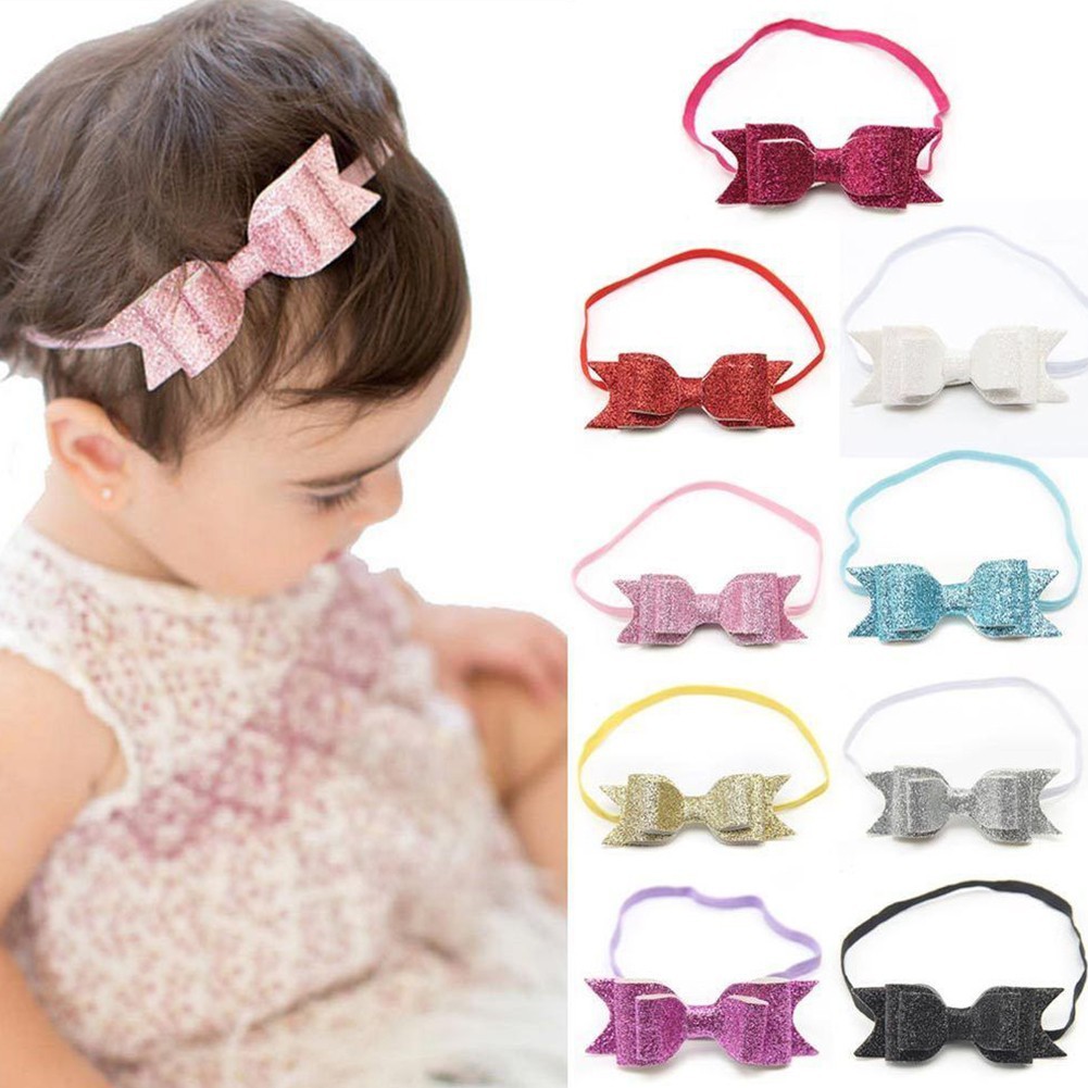 Cột nơ kim tuyến đáng yêu.