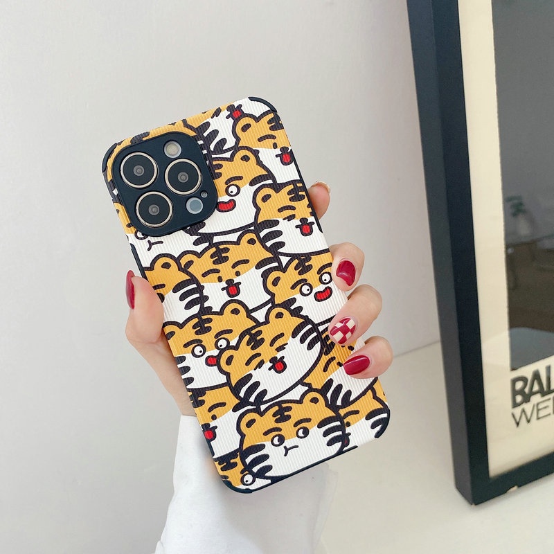 Ốp điện thoại dẻo họa tiết chú hổ may mắn đáng yêu thích hợp cho iPhone 13 12 11 Pro X XR XS Max SE 2020 6 6S 7 8 Plus